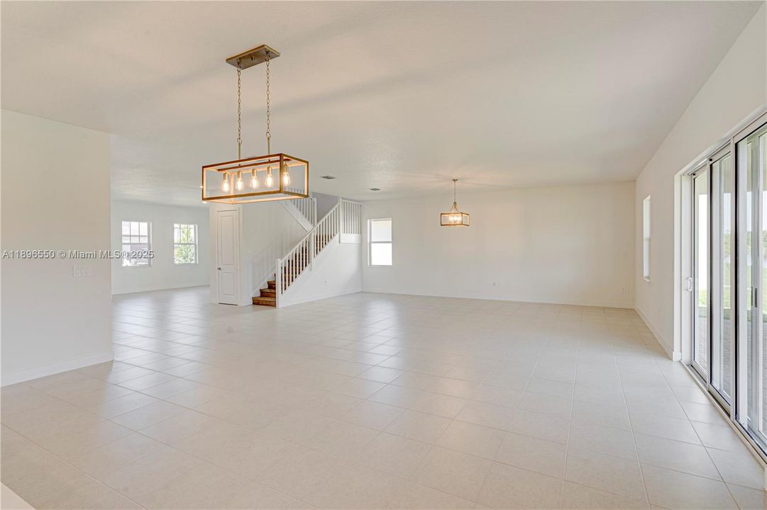 For Sale: $1,850,000 (5 beds, 4 baths, 3958 Square Feet)