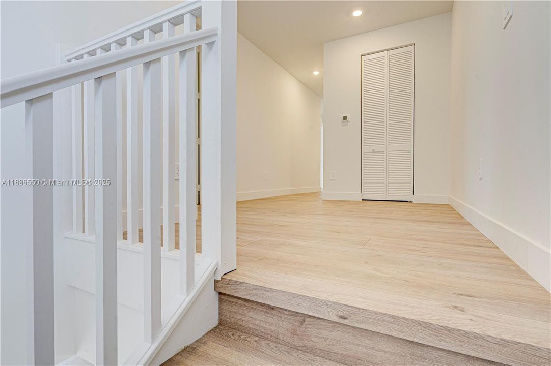 For Sale: $1,850,000 (5 beds, 4 baths, 3958 Square Feet)