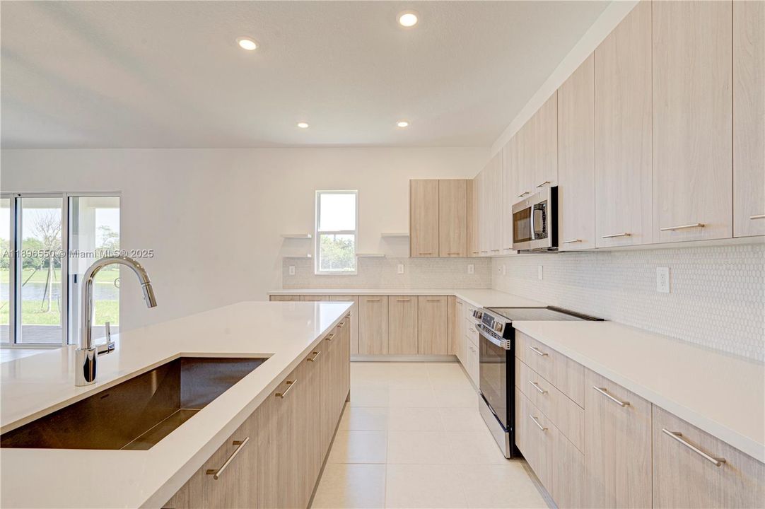 For Sale: $1,850,000 (5 beds, 4 baths, 3958 Square Feet)