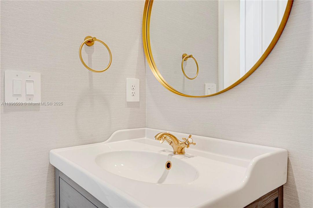 For Sale: $1,850,000 (5 beds, 4 baths, 3958 Square Feet)