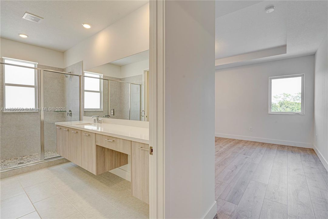 For Sale: $1,850,000 (5 beds, 4 baths, 3958 Square Feet)