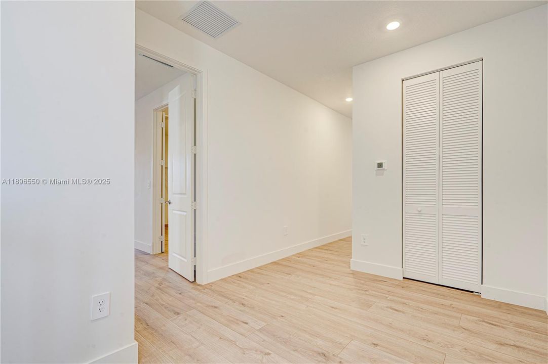 For Sale: $1,850,000 (5 beds, 4 baths, 3958 Square Feet)