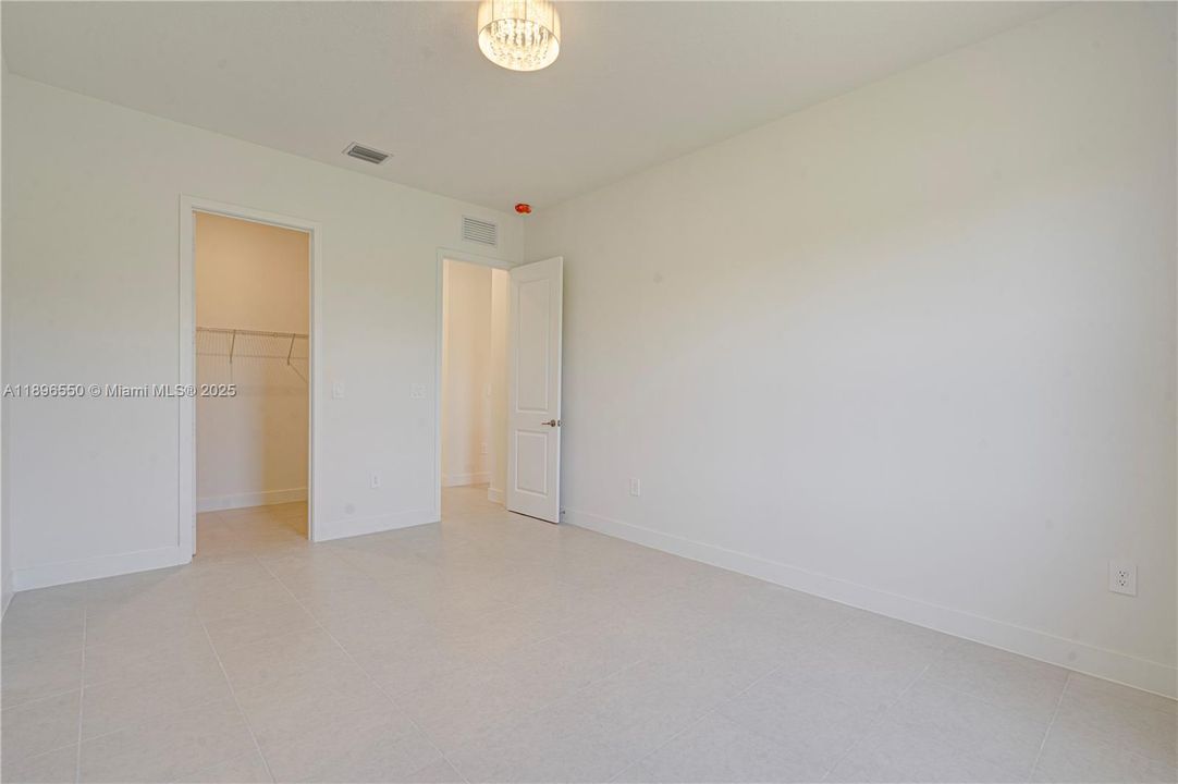 For Sale: $1,850,000 (5 beds, 4 baths, 3958 Square Feet)