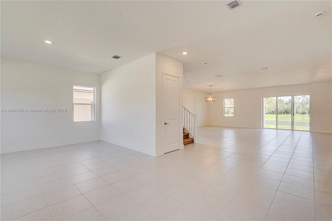 For Sale: $1,850,000 (5 beds, 4 baths, 3958 Square Feet)