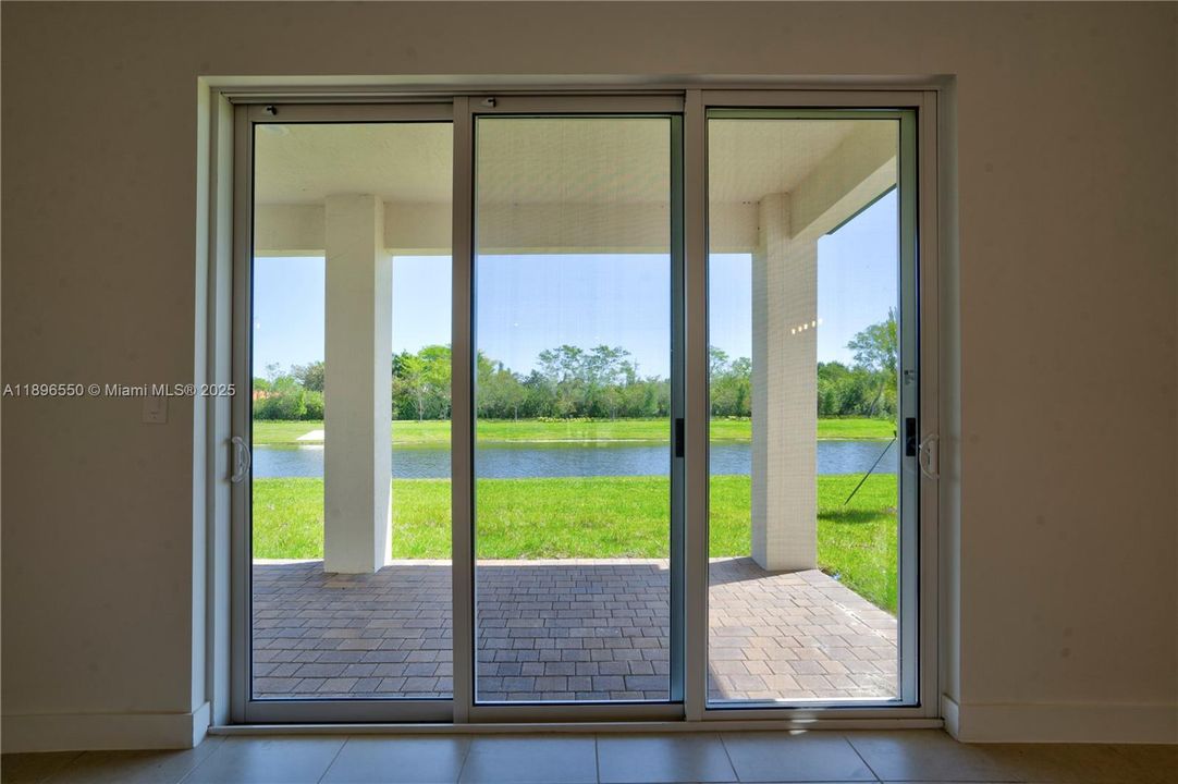 For Sale: $1,850,000 (5 beds, 4 baths, 3958 Square Feet)