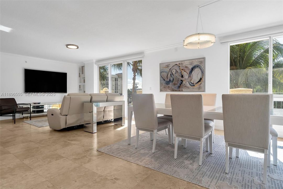 For Rent: $4,395 (2 beds, 2 baths, 1950 Square Feet)