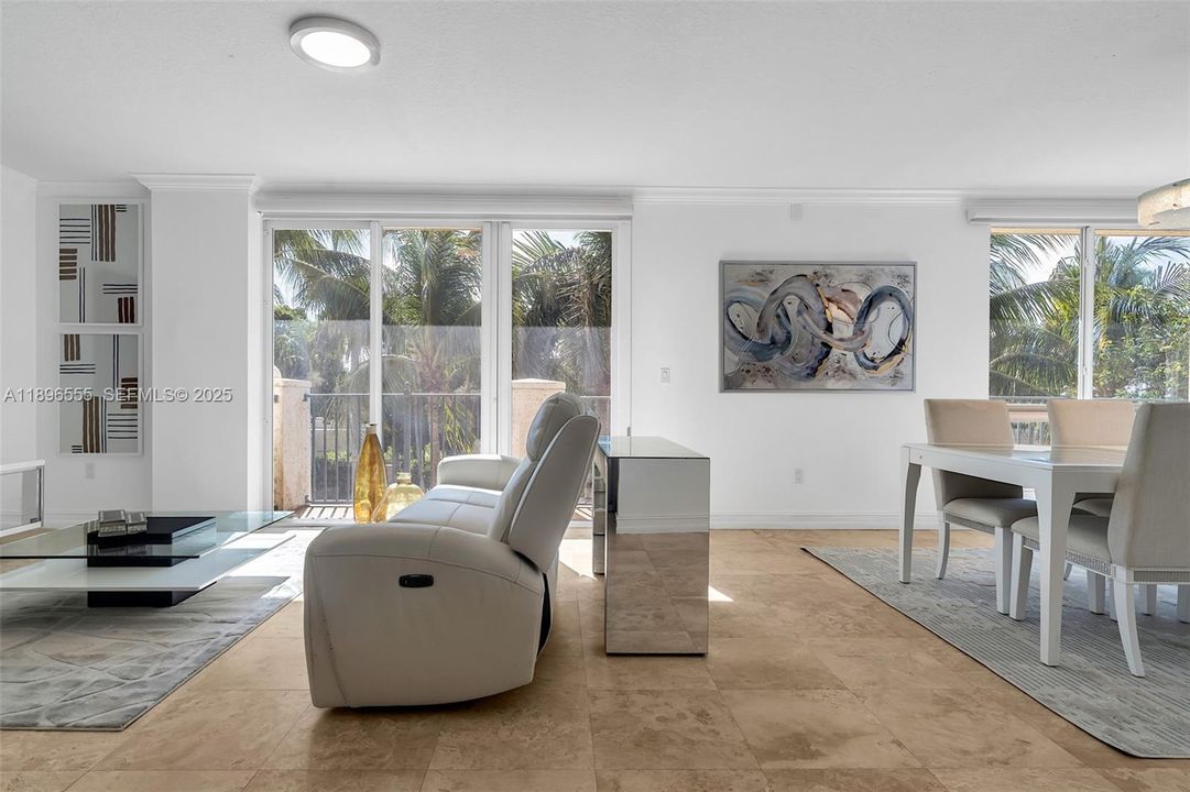 For Rent: $4,395 (2 beds, 2 baths, 1950 Square Feet)