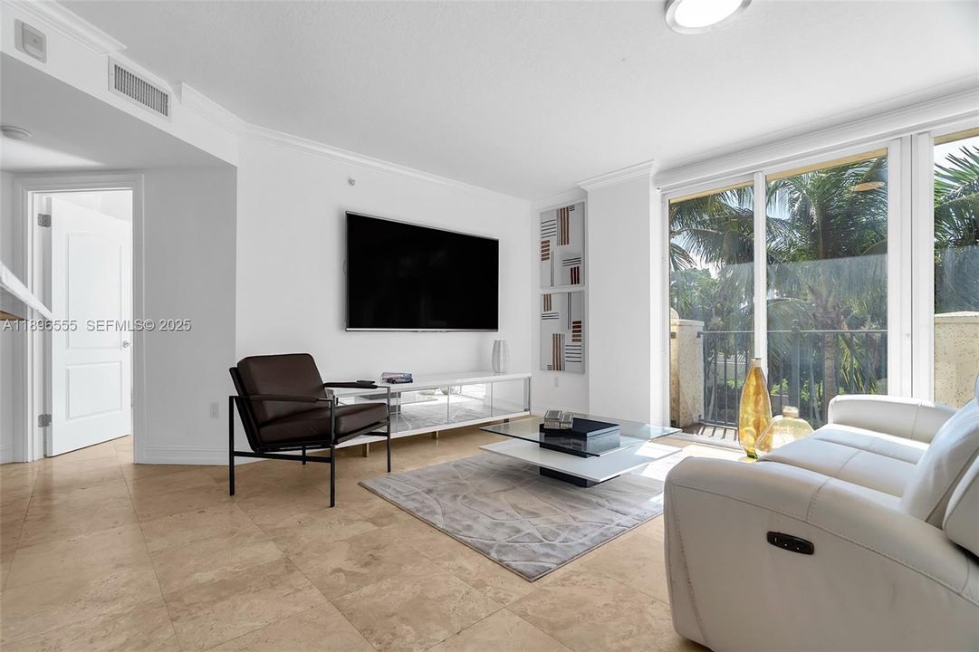 For Rent: $4,395 (2 beds, 2 baths, 1950 Square Feet)