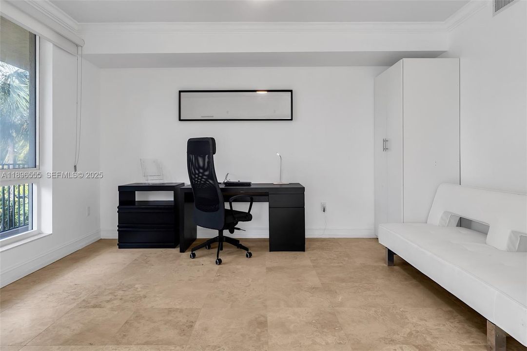 For Rent: $4,395 (2 beds, 2 baths, 1950 Square Feet)