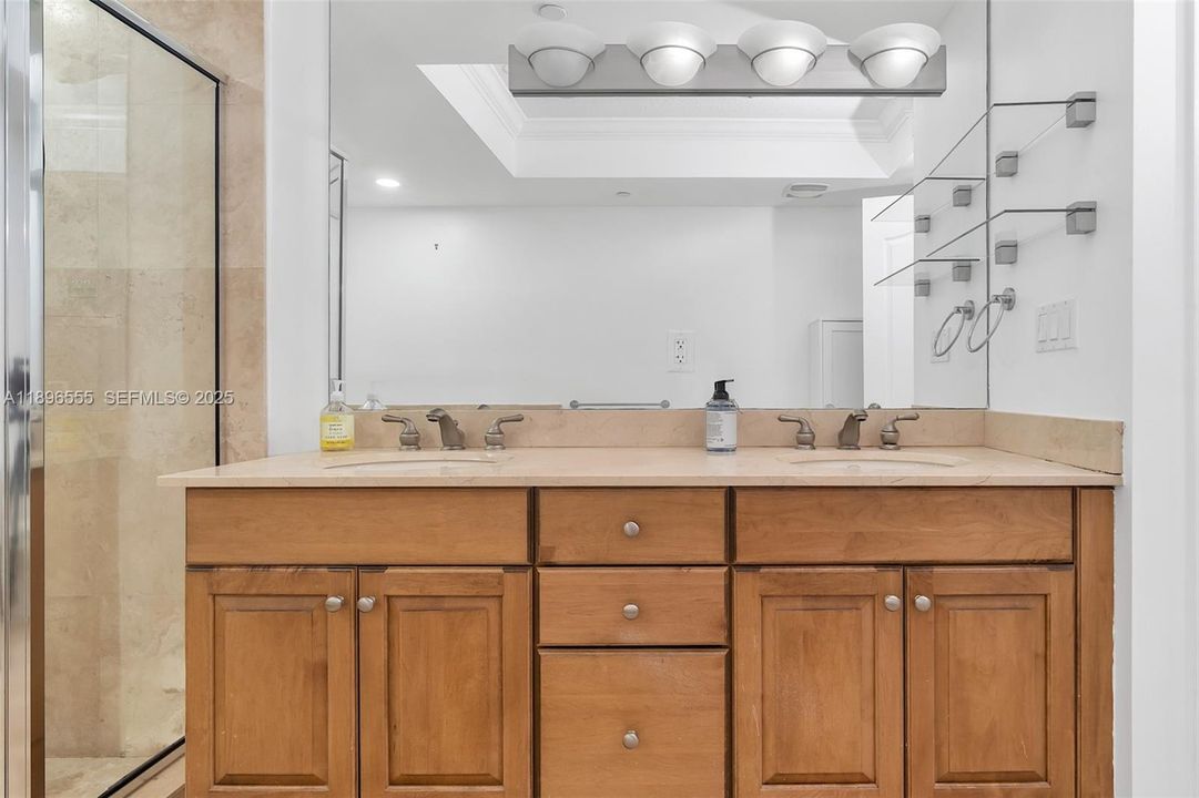 For Rent: $4,395 (2 beds, 2 baths, 1950 Square Feet)