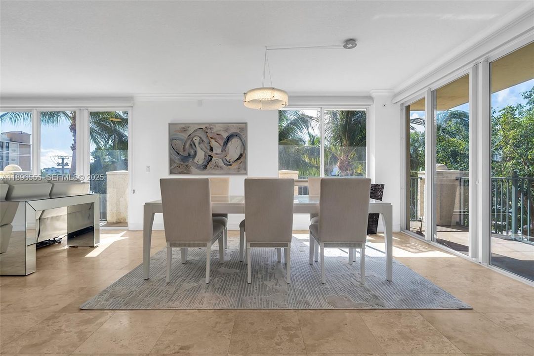 For Rent: $4,395 (2 beds, 2 baths, 1950 Square Feet)