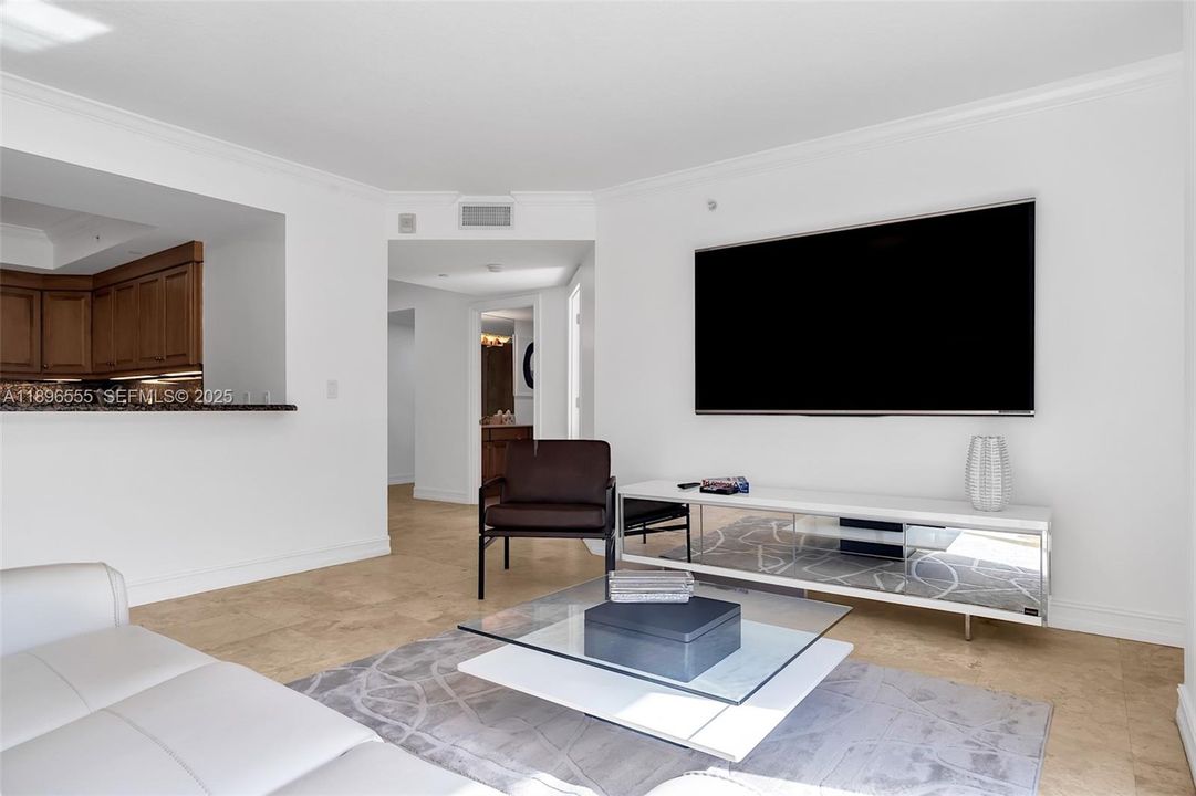 For Rent: $4,395 (2 beds, 2 baths, 1950 Square Feet)