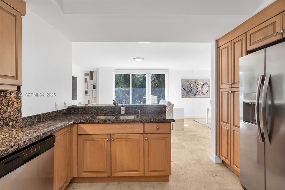 For Rent: $4,395 (2 beds, 2 baths, 1950 Square Feet)