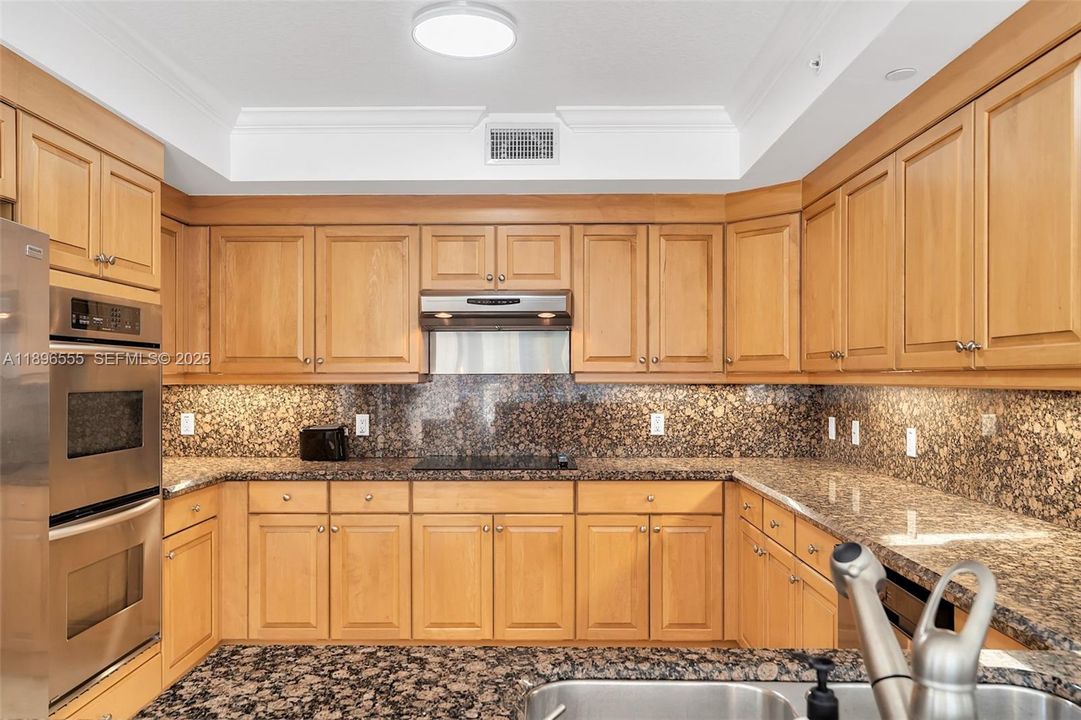 For Rent: $4,395 (2 beds, 2 baths, 1950 Square Feet)