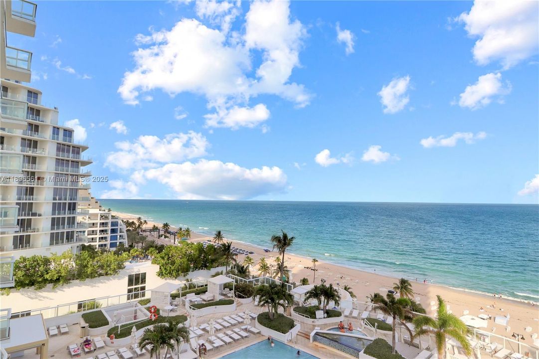 For Sale: $450,000 (1 beds, 2 baths, 1028 Square Feet)