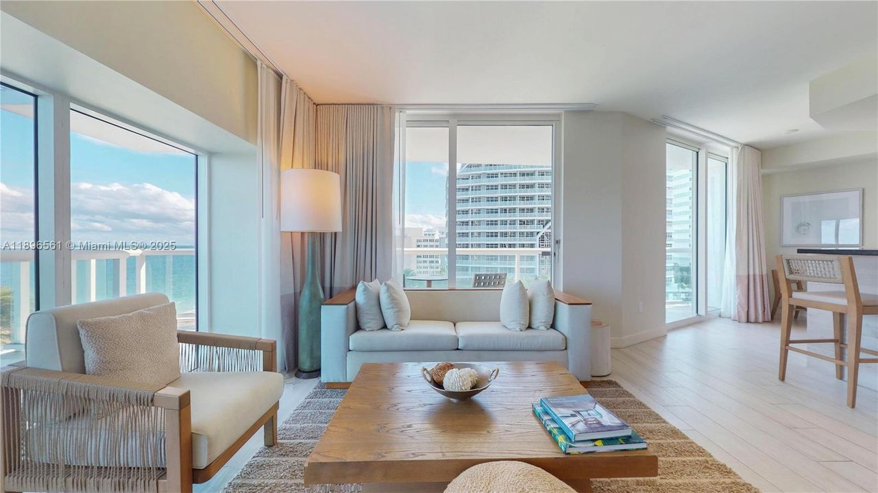 For Sale: $450,000 (1 beds, 2 baths, 1028 Square Feet)