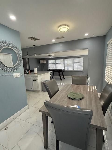 最近租的: $3,150 (4 贝兹, 3 浴室, 1652 平方英尺)