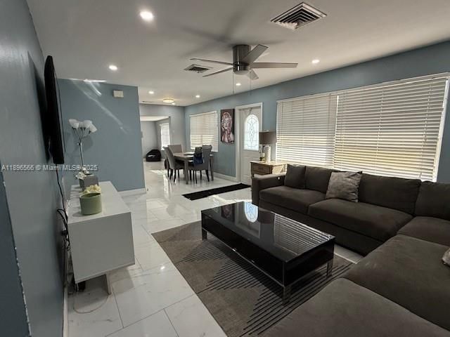 最近租的: $3,150 (4 贝兹, 3 浴室, 1652 平方英尺)