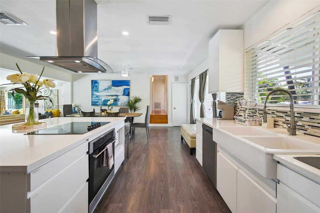 For Sale: $849,700 (3 beds, 2 baths, 1175 Square Feet)