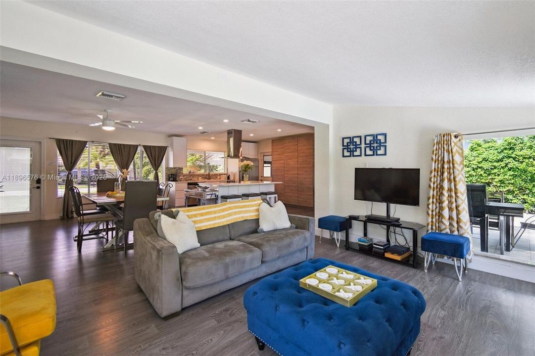 For Sale: $849,700 (3 beds, 2 baths, 1175 Square Feet)