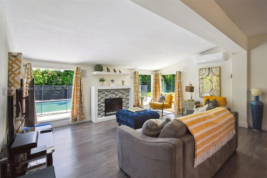 For Sale: $849,700 (3 beds, 2 baths, 1175 Square Feet)