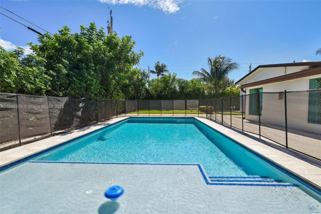 For Sale: $849,700 (3 beds, 2 baths, 1175 Square Feet)