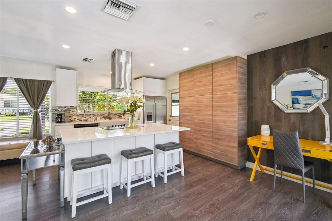 For Sale: $849,700 (3 beds, 2 baths, 1175 Square Feet)