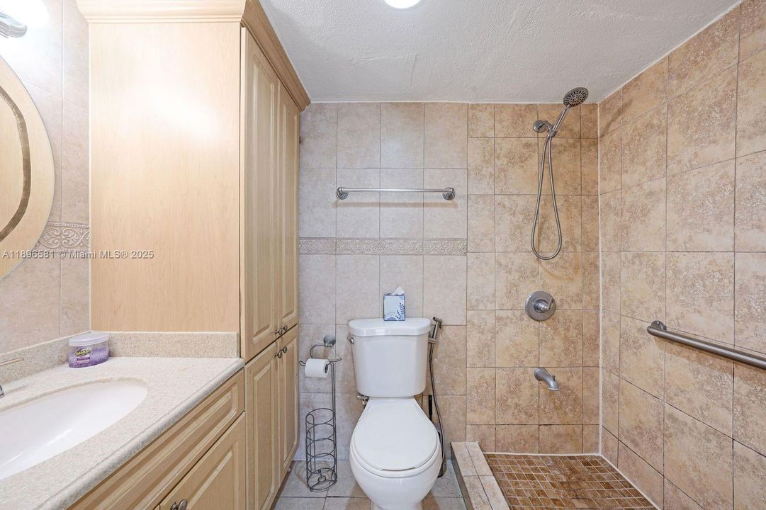Active With Contract: $198,900 (1 beds, 1 baths, 590 Square Feet)