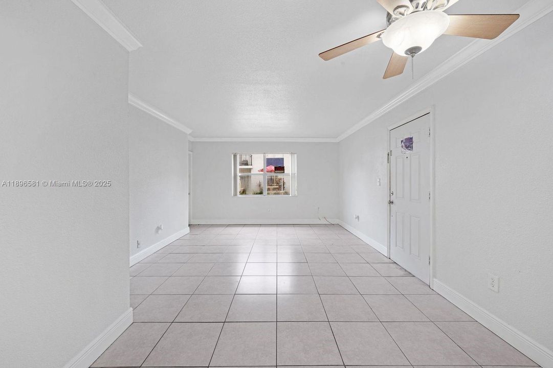 Active With Contract: $198,900 (1 beds, 1 baths, 590 Square Feet)