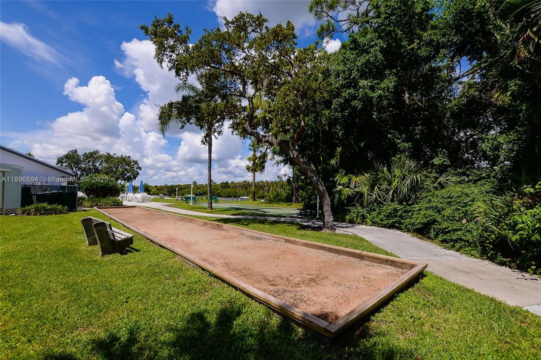 Recently Sold: $230,000 (2 beds, 2 baths, 1018 Square Feet)