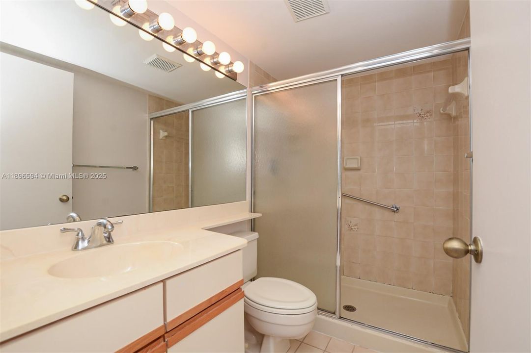 Recently Sold: $230,000 (2 beds, 2 baths, 1018 Square Feet)