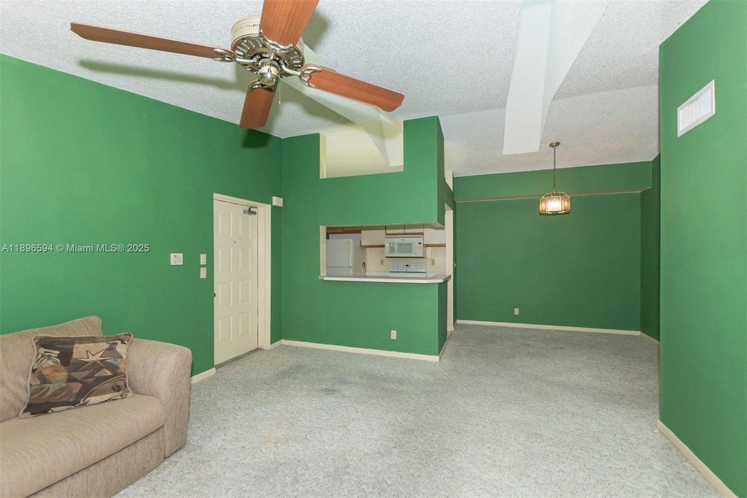 Recently Sold: $230,000 (2 beds, 2 baths, 1018 Square Feet)