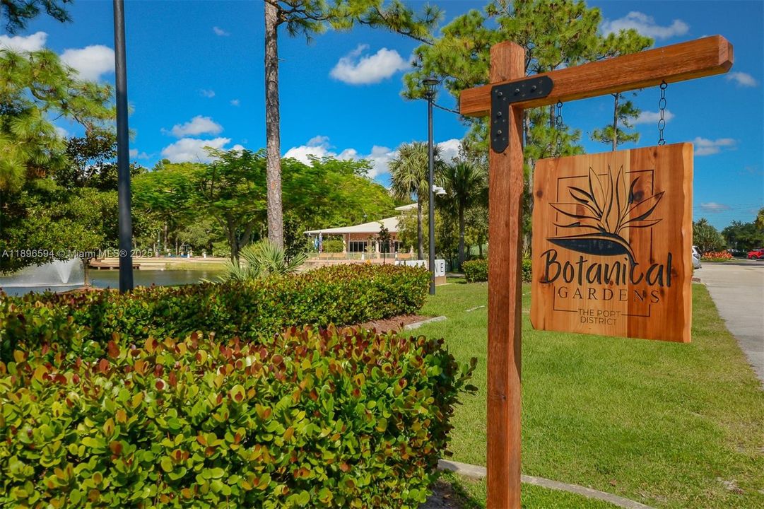 Walk to Botanical Gardens!