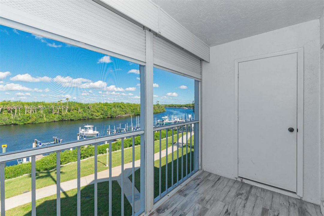 2BR/2BA condo features wide view of the St. Lucie River! Lots of amenities!