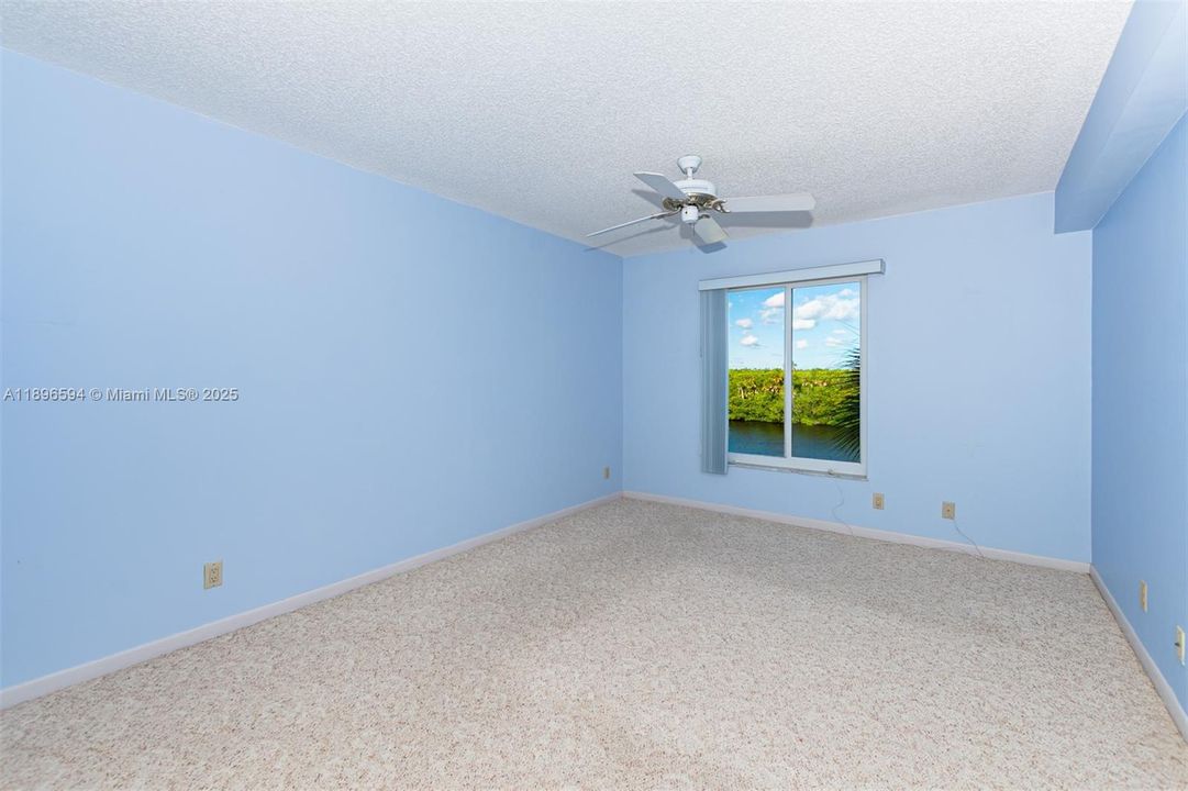 Recently Sold: $230,000 (2 beds, 2 baths, 1018 Square Feet)