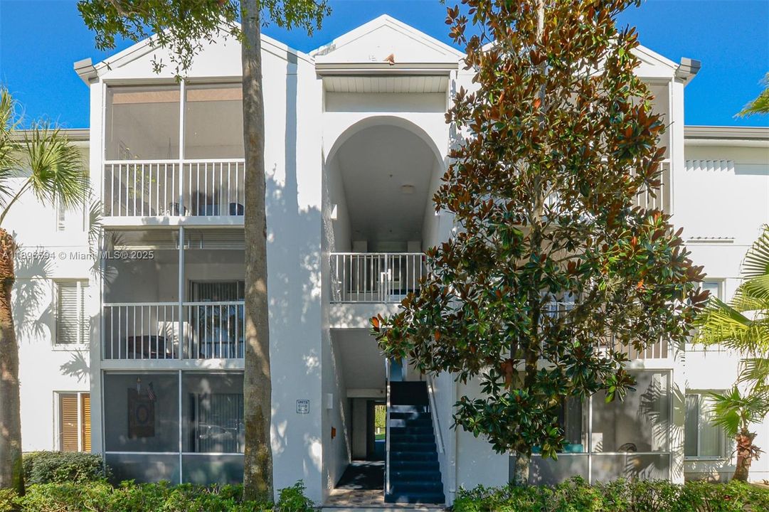 Recently Sold: $230,000 (2 beds, 2 baths, 1018 Square Feet)