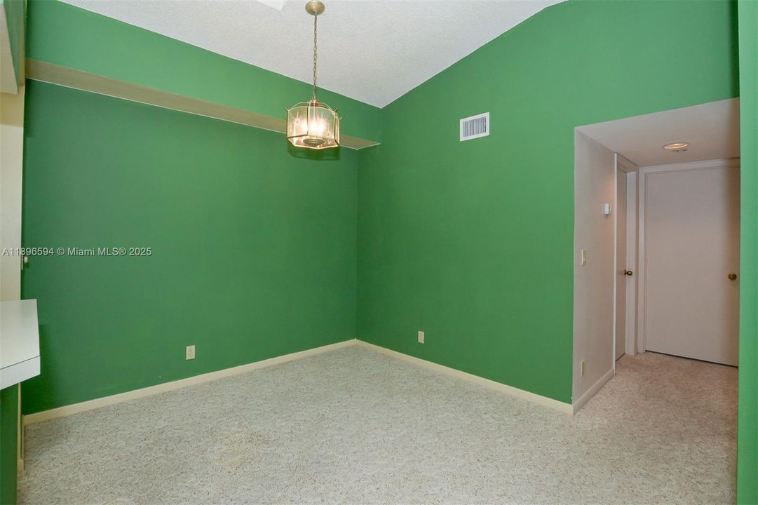 Recently Sold: $230,000 (2 beds, 2 baths, 1018 Square Feet)