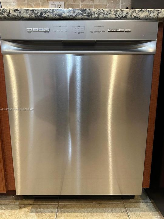 Brand new dish washer