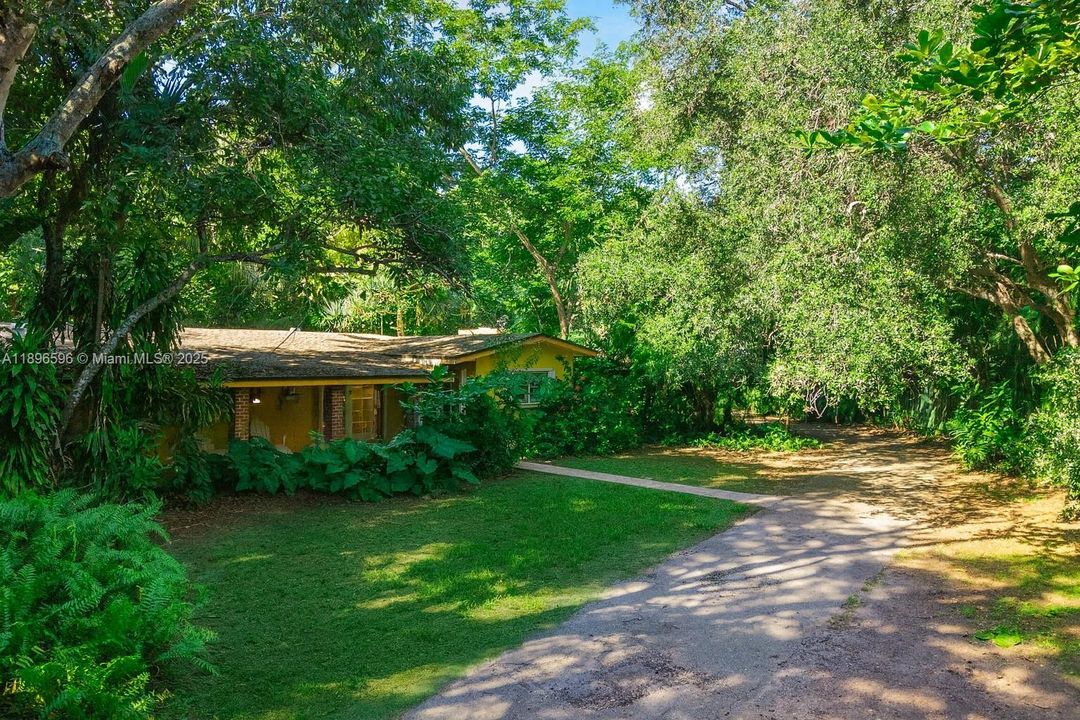 For Sale: $2,300,000 (4 beds, 4 baths, 3049 Square Feet)