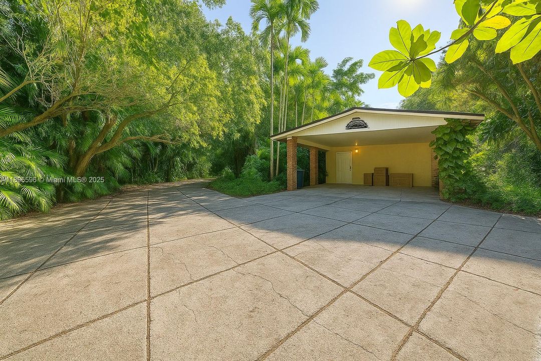 For Sale: $2,300,000 (4 beds, 4 baths, 3049 Square Feet)