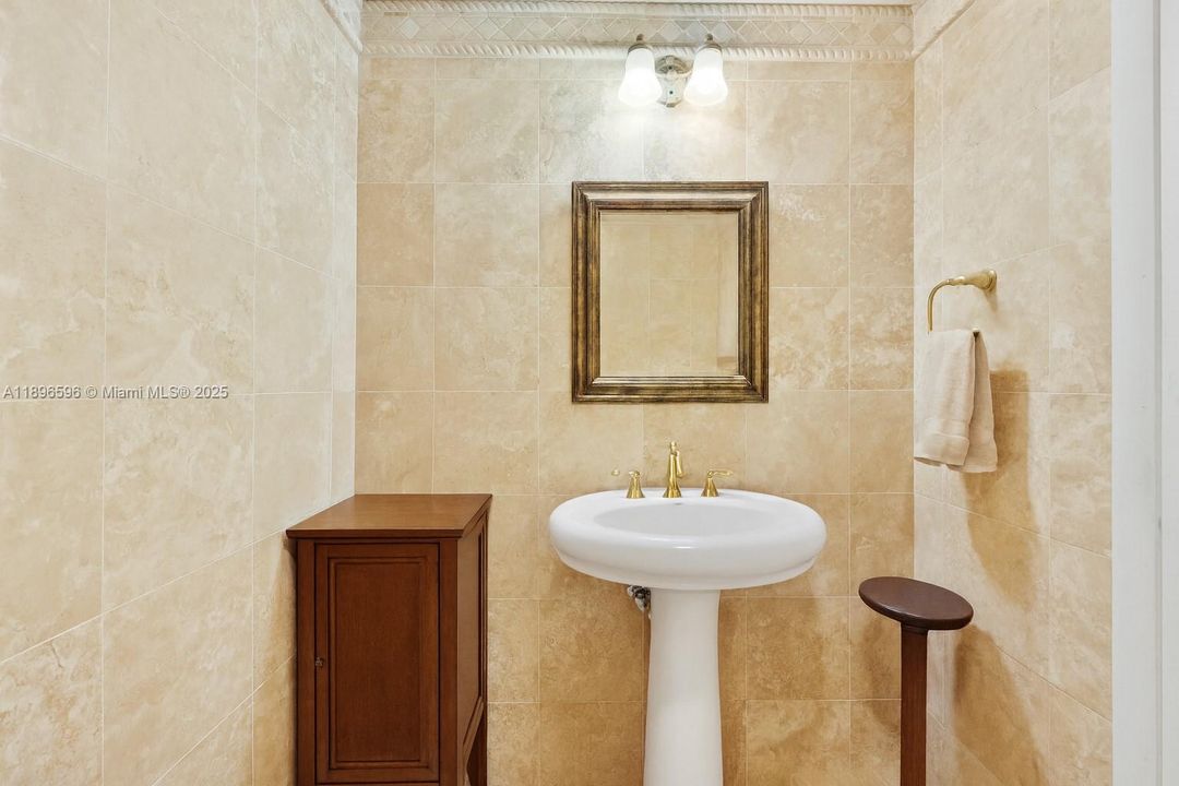 For Sale: $2,300,000 (4 beds, 4 baths, 3049 Square Feet)