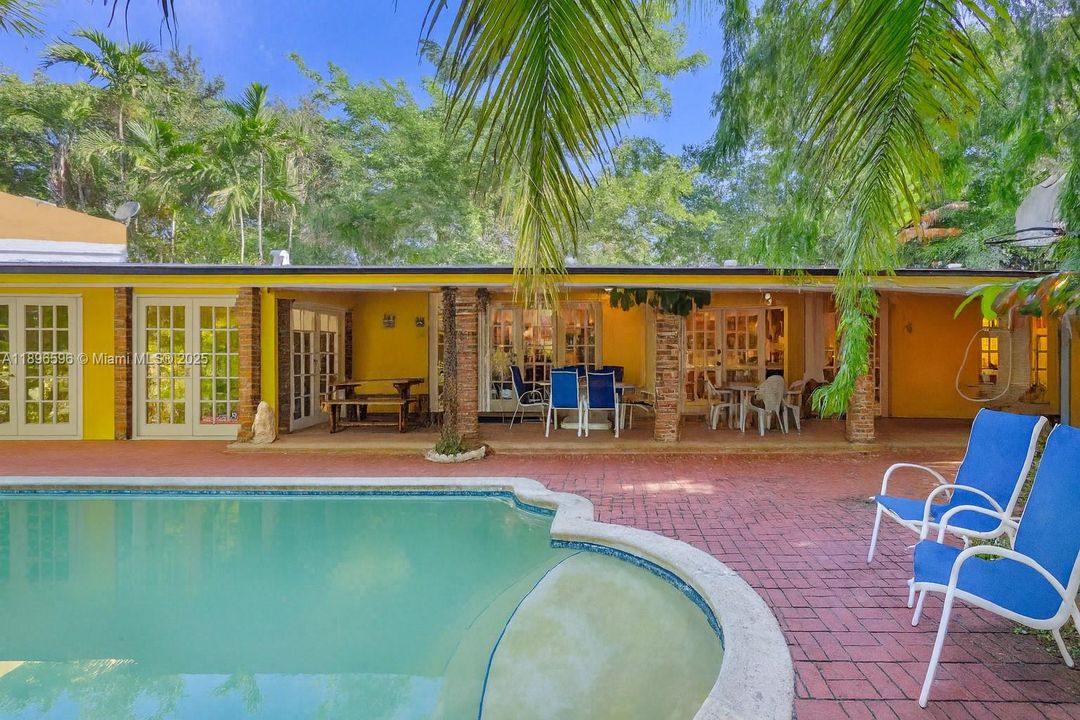 For Sale: $2,300,000 (4 beds, 4 baths, 3049 Square Feet)