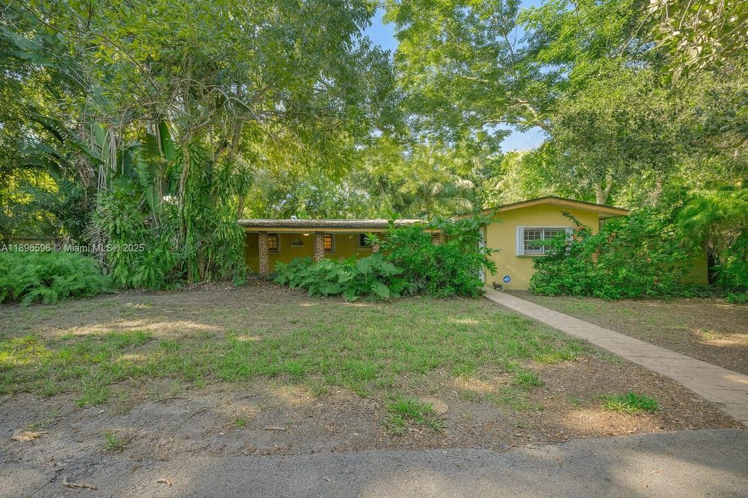 For Sale: $2,300,000 (4 beds, 4 baths, 3049 Square Feet)