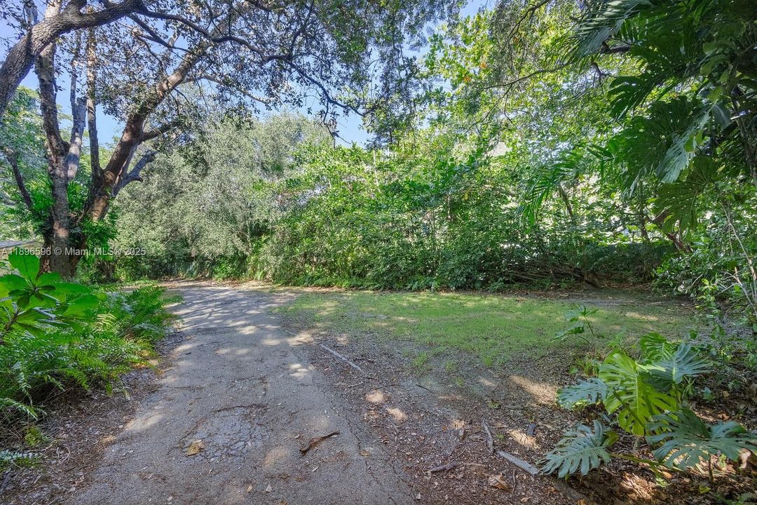 For Sale: $2,300,000 (4 beds, 4 baths, 3049 Square Feet)