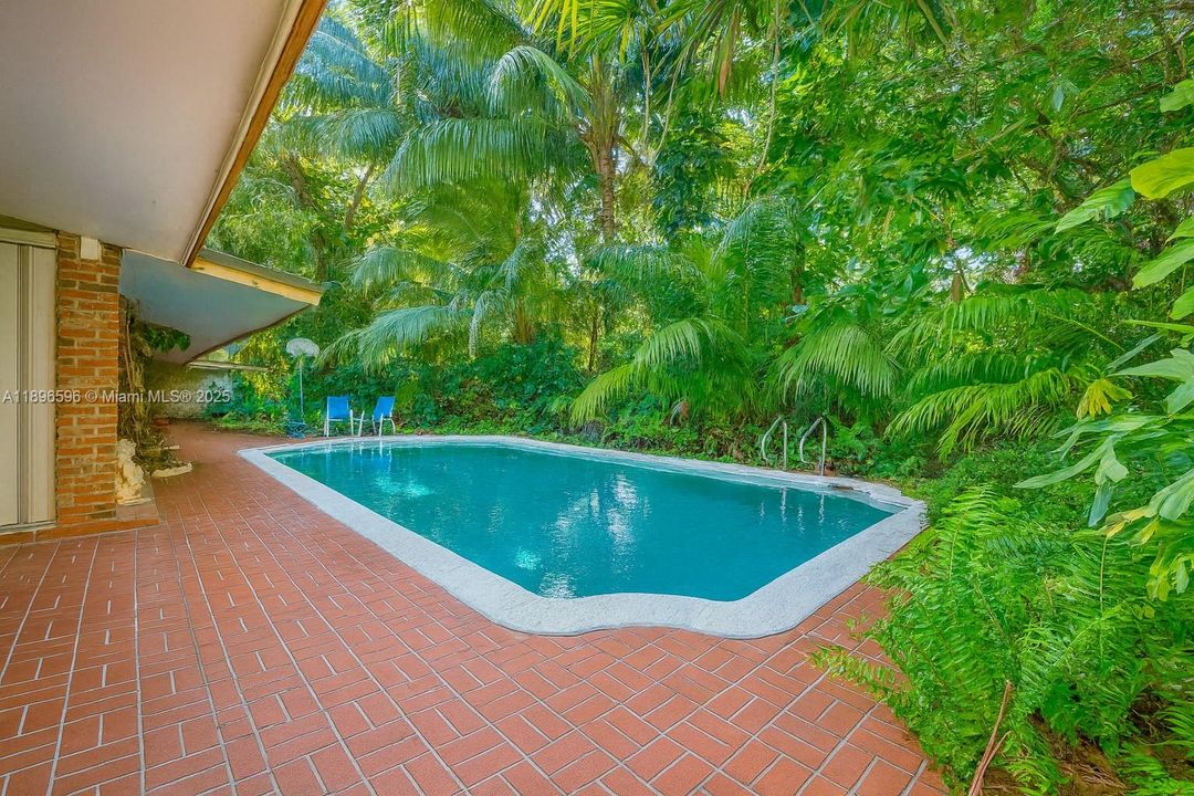 For Sale: $2,300,000 (4 beds, 4 baths, 3049 Square Feet)