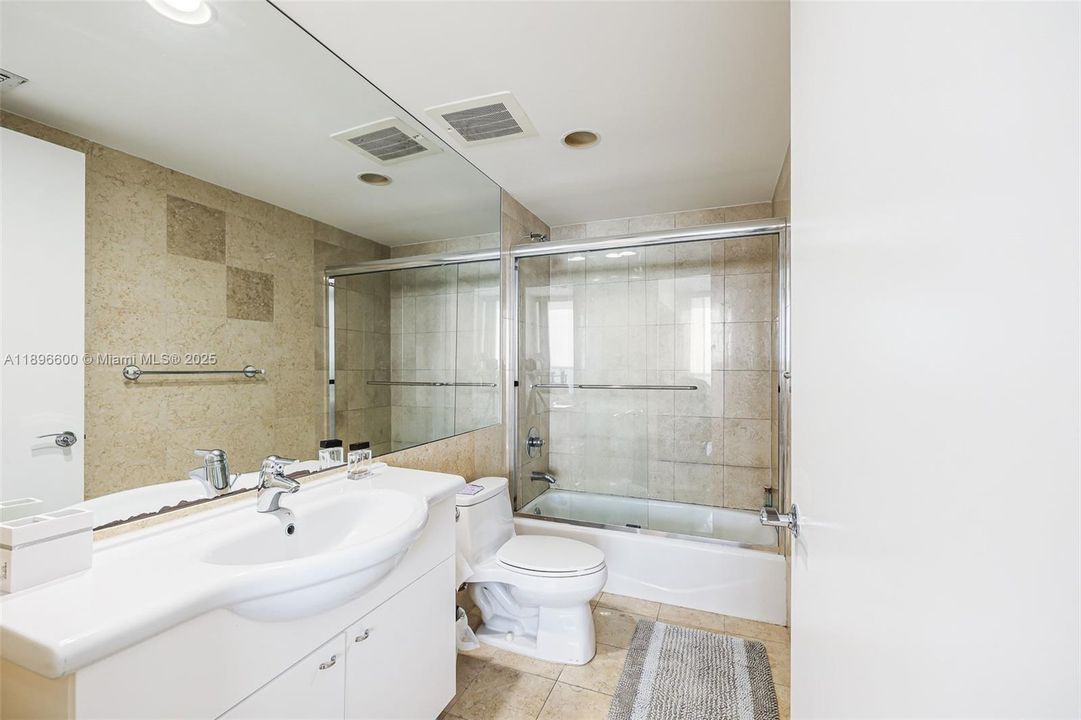 For Rent: $6,500 (3 beds, 3 baths, 1675 Square Feet)