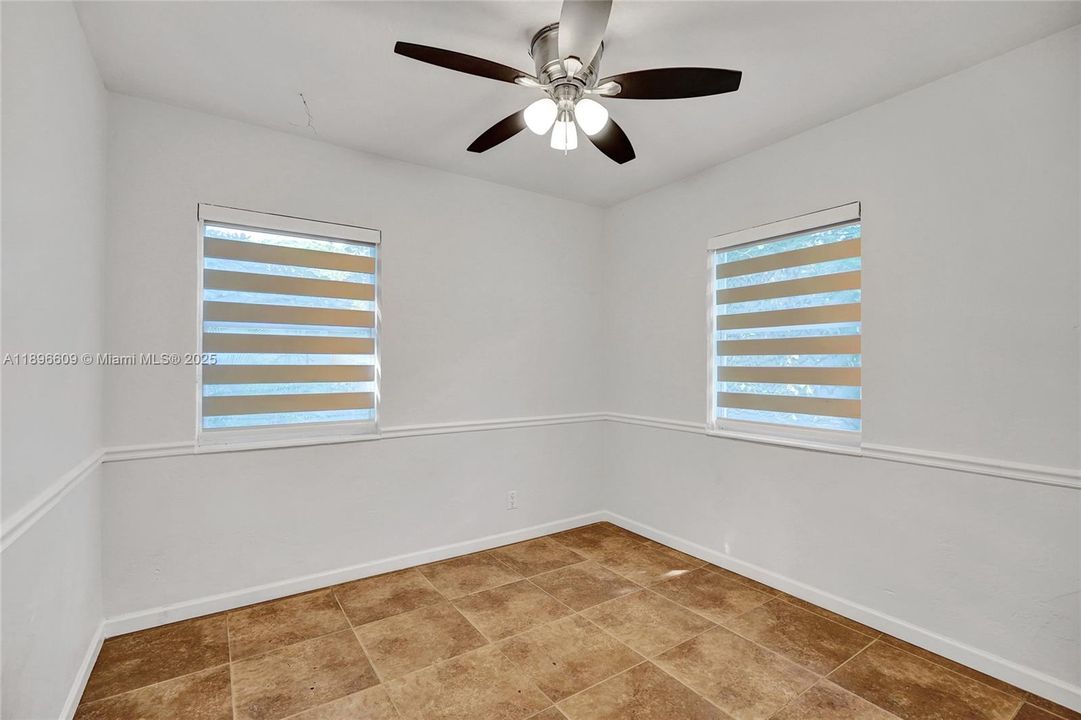 Недавно продано: $375,000 (3 спален, 2 ванн, 1065 Квадратных фут)