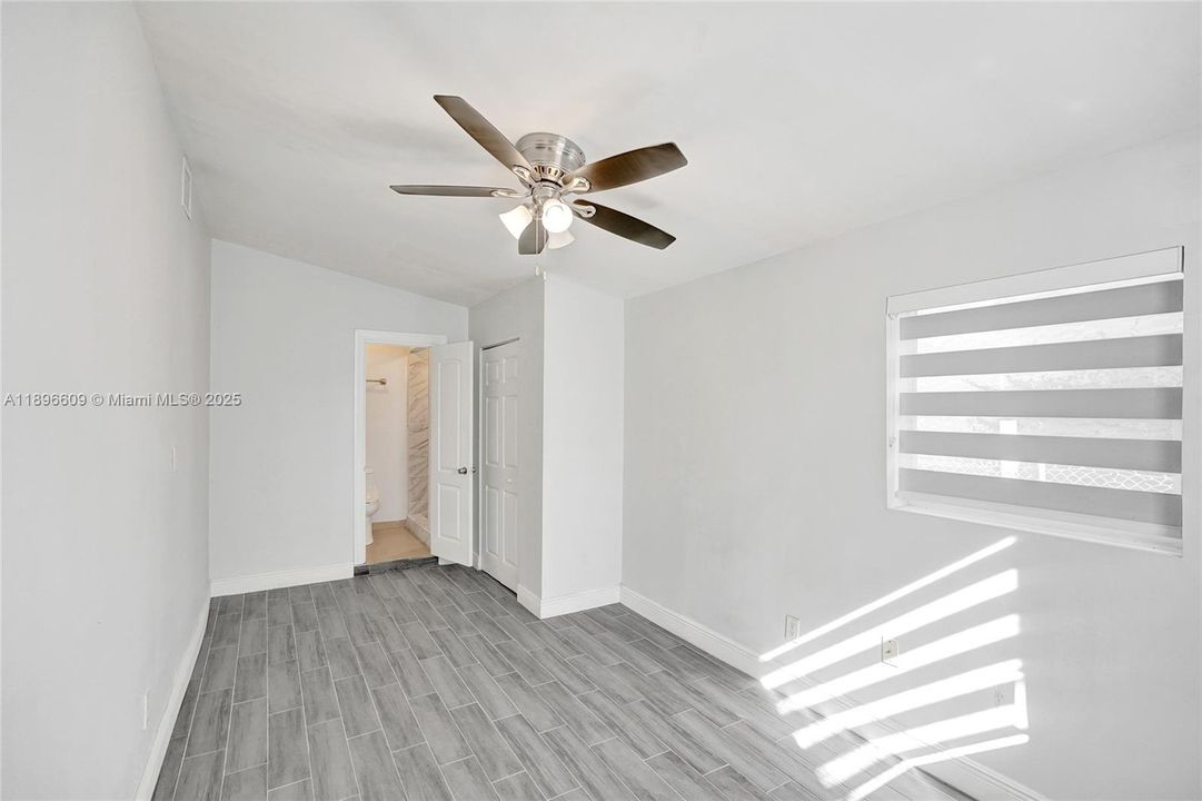 Недавно продано: $375,000 (3 спален, 2 ванн, 1065 Квадратных фут)