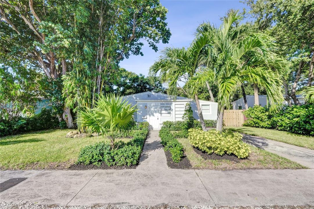 Недавно продано: $375,000 (3 спален, 2 ванн, 1065 Квадратных фут)