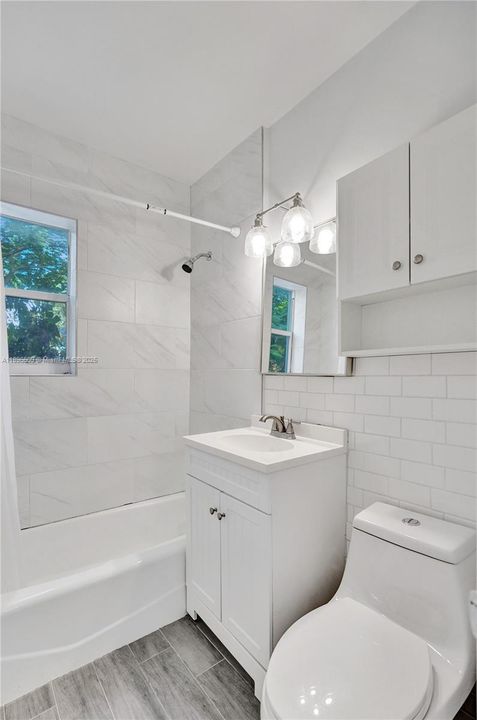 Недавно продано: $375,000 (3 спален, 2 ванн, 1065 Квадратных фут)